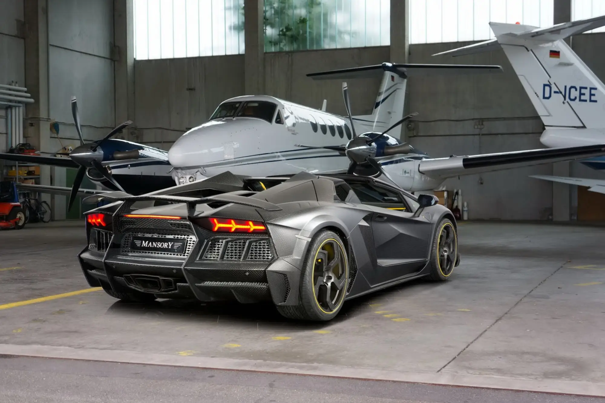 Lamborghini Mansory Carbonado Apertos - 22