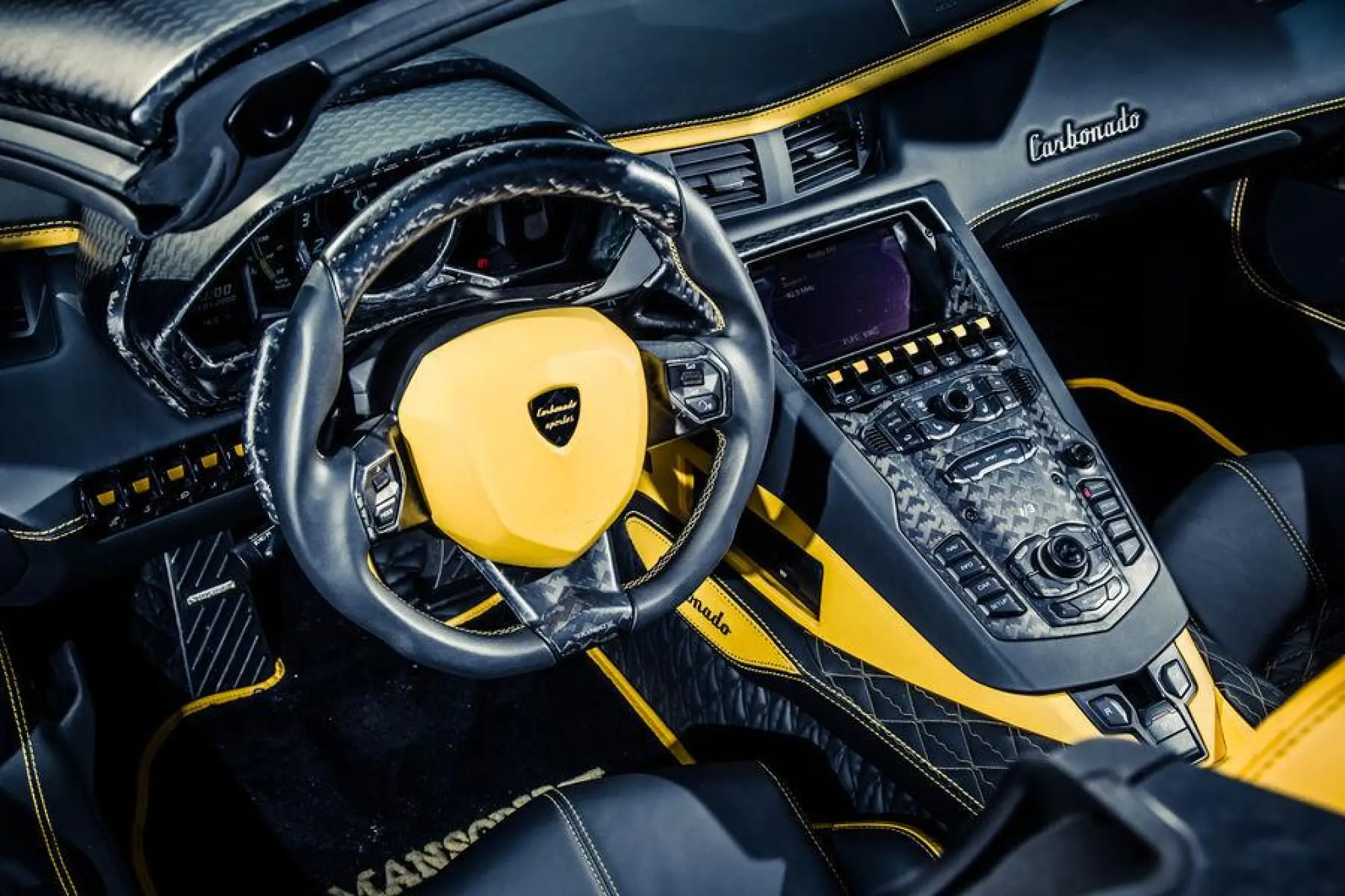 Lamborghini Mansory Carbonado Apertos - 8