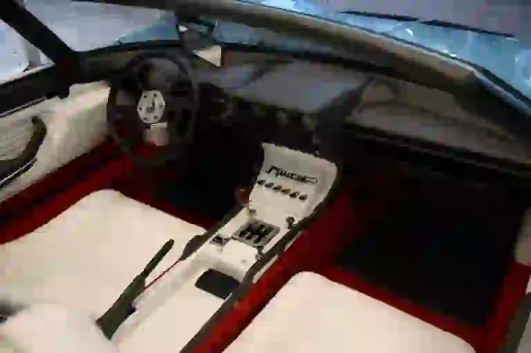 Lamborghini Miura Roadster e Veneno Roadster - Techno Classica di Essen 2015 - 2