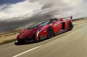 Lamborghini Miura Roadster e Veneno Roadster - Techno Classica di Essen 2015 - 3