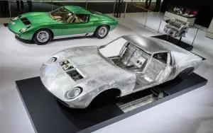 Lamborghini Miura SV