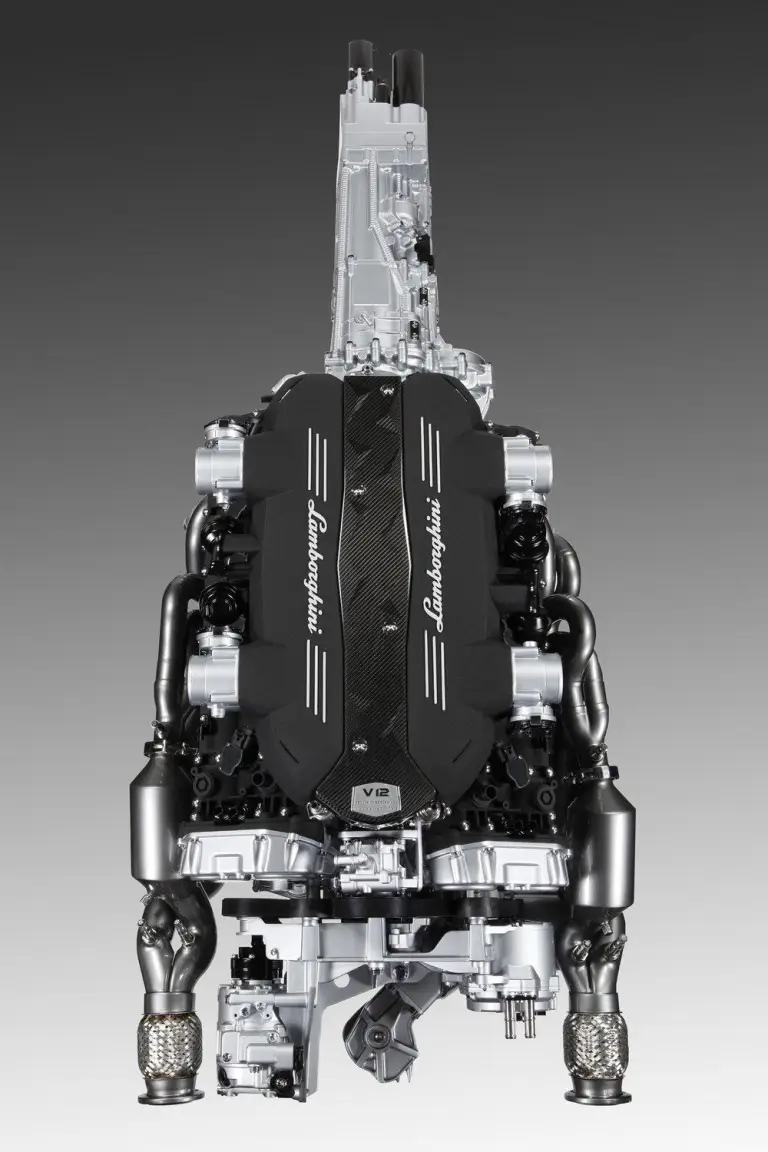 Lamborghini New V12 Motore - 1