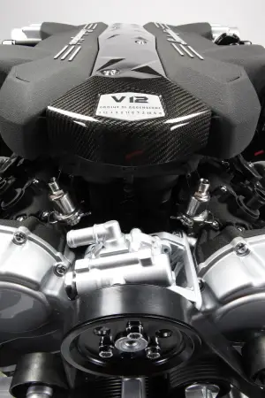 Lamborghini New V12 Motore - 8