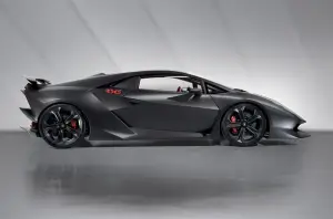 Lamborghini Sesto Elemento - 5