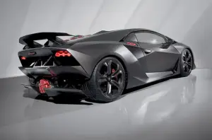 Lamborghini Sesto Elemento - 6