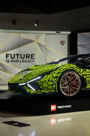 Lamborghini Sian FKP 37 - Lego Technic - 10