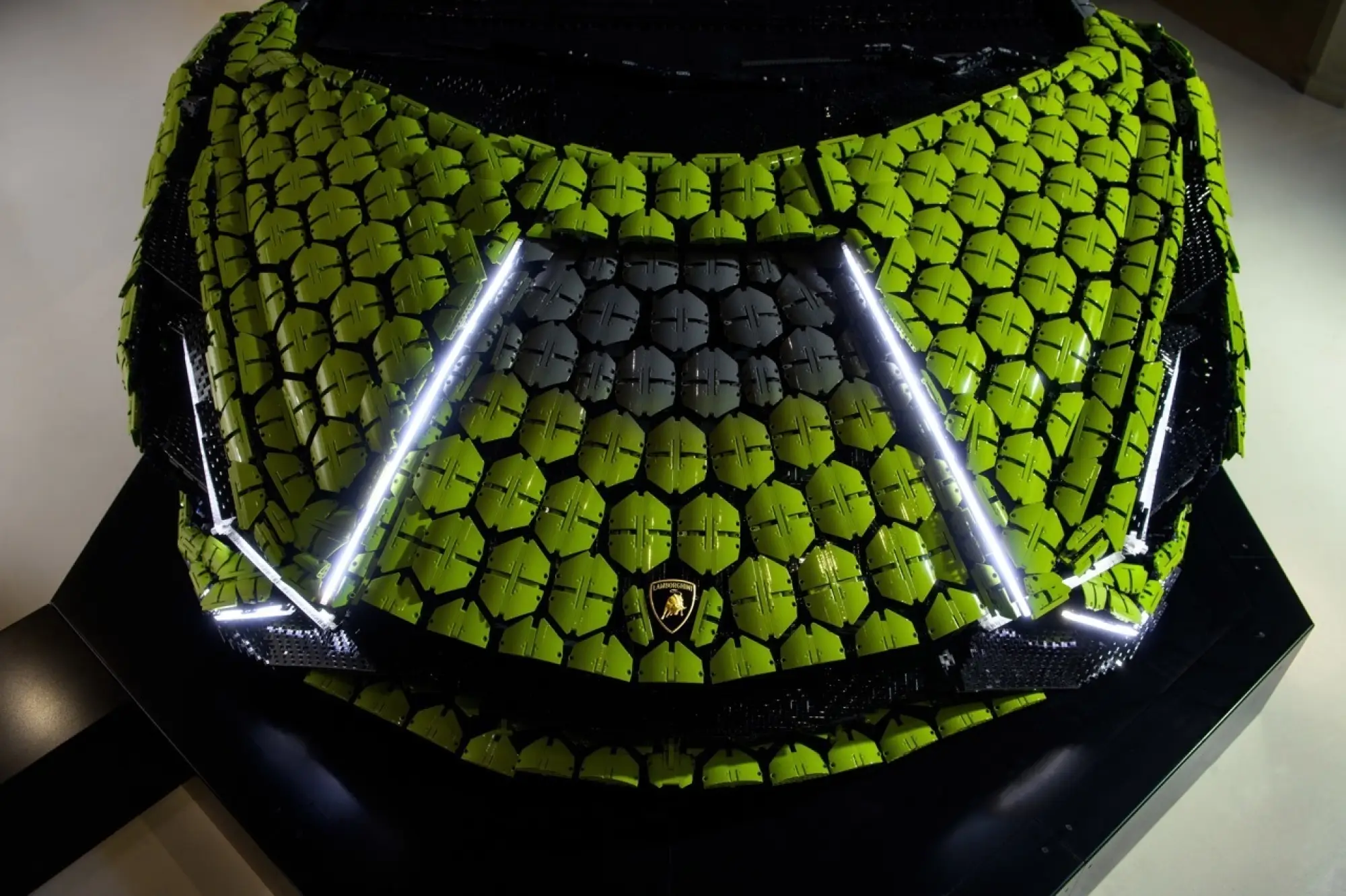 Lamborghini Sian FKP 37 - Lego Technic - 9