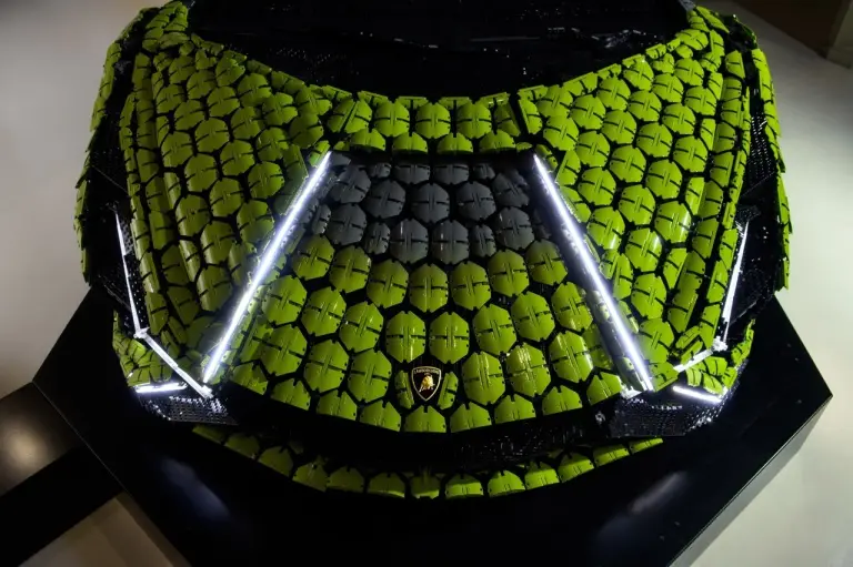 Lamborghini Sian FKP 37 - Lego Technic - 9
