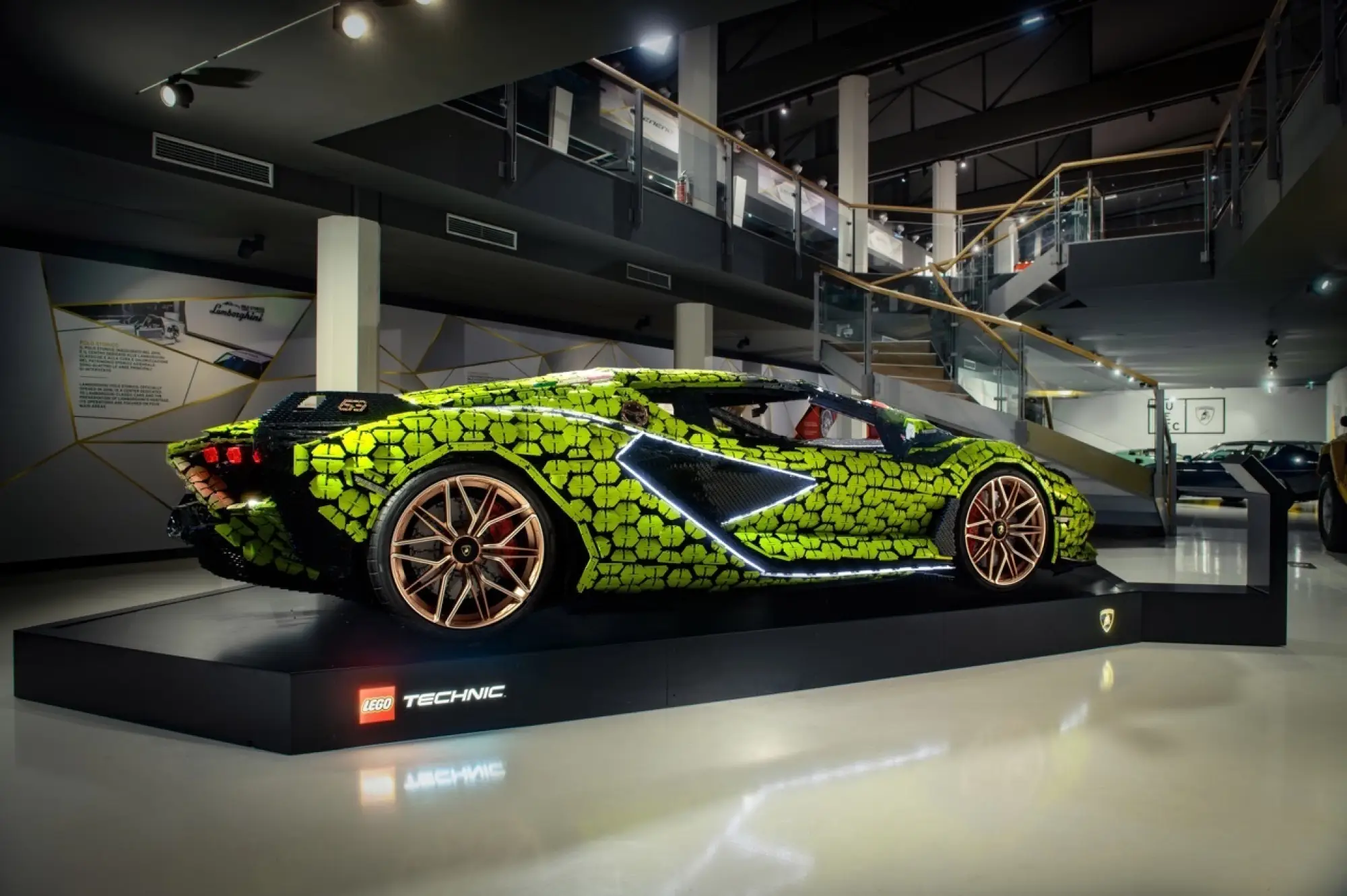 Lamborghini Sian FKP 37 - Lego Technic - 8