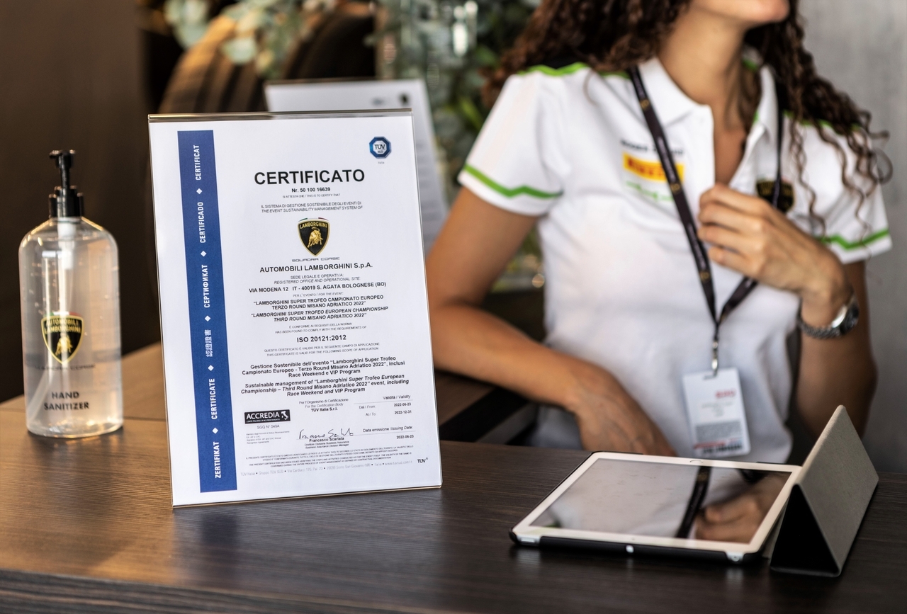 Lamborghini Squadra Corse certificato ISO 20121 - Foto