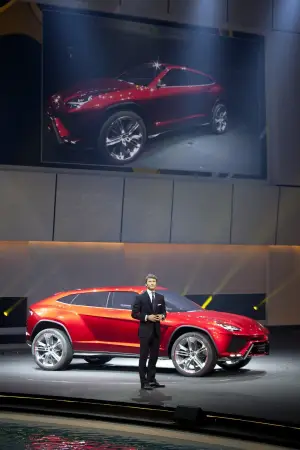 Lamborghini Urus 1.5.2015