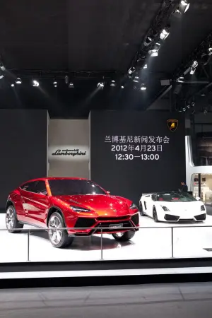 Lamborghini Urus 1.5.2015 - 38