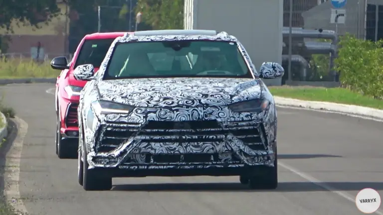 Lamborghini Urus 2022 - Foto Spia Varryx - 1
