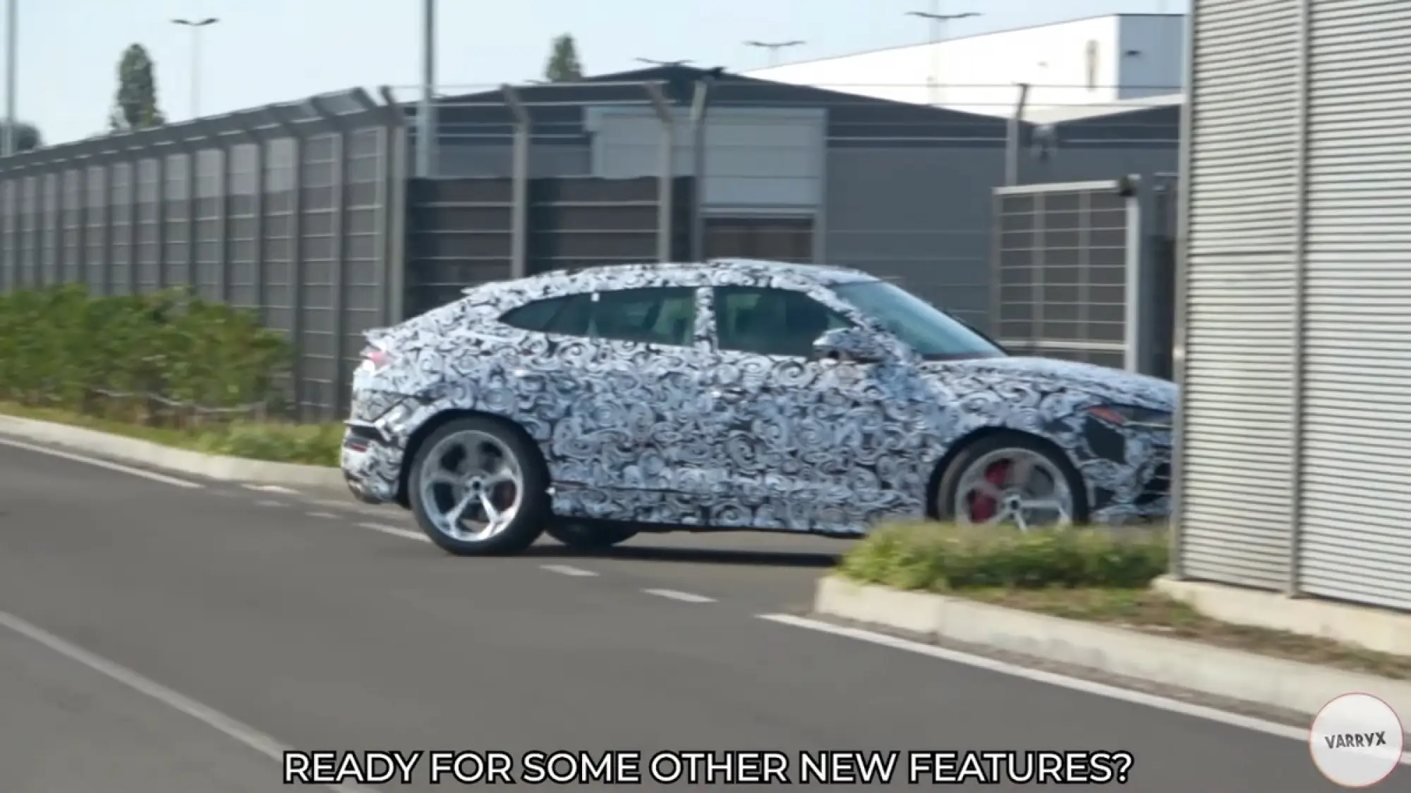 Lamborghini Urus 2022 - Foto Spia Varryx - 10