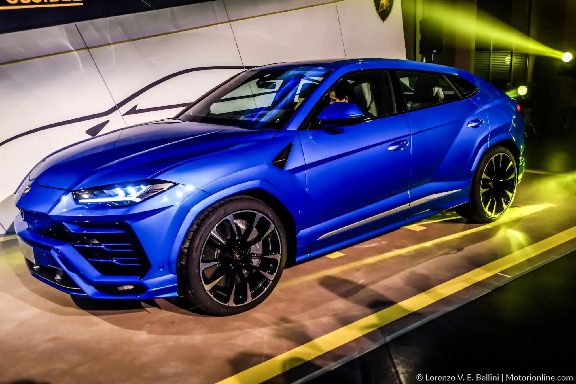 Lamborghini Urus - Debutto LIVE a Milano - 2