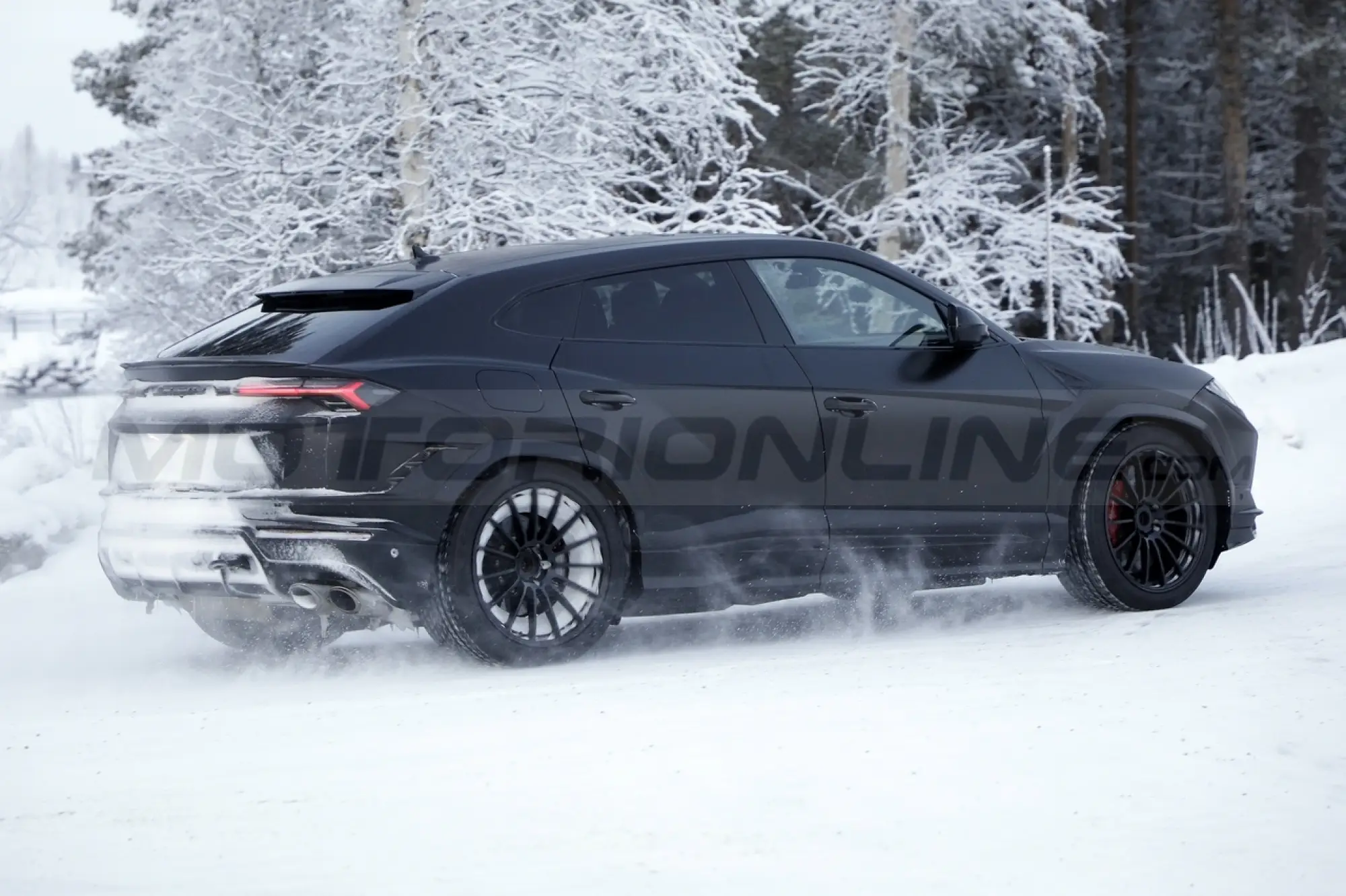 Lamborghini Urus Evo - Foto Spia 03-03-2022 - 11
