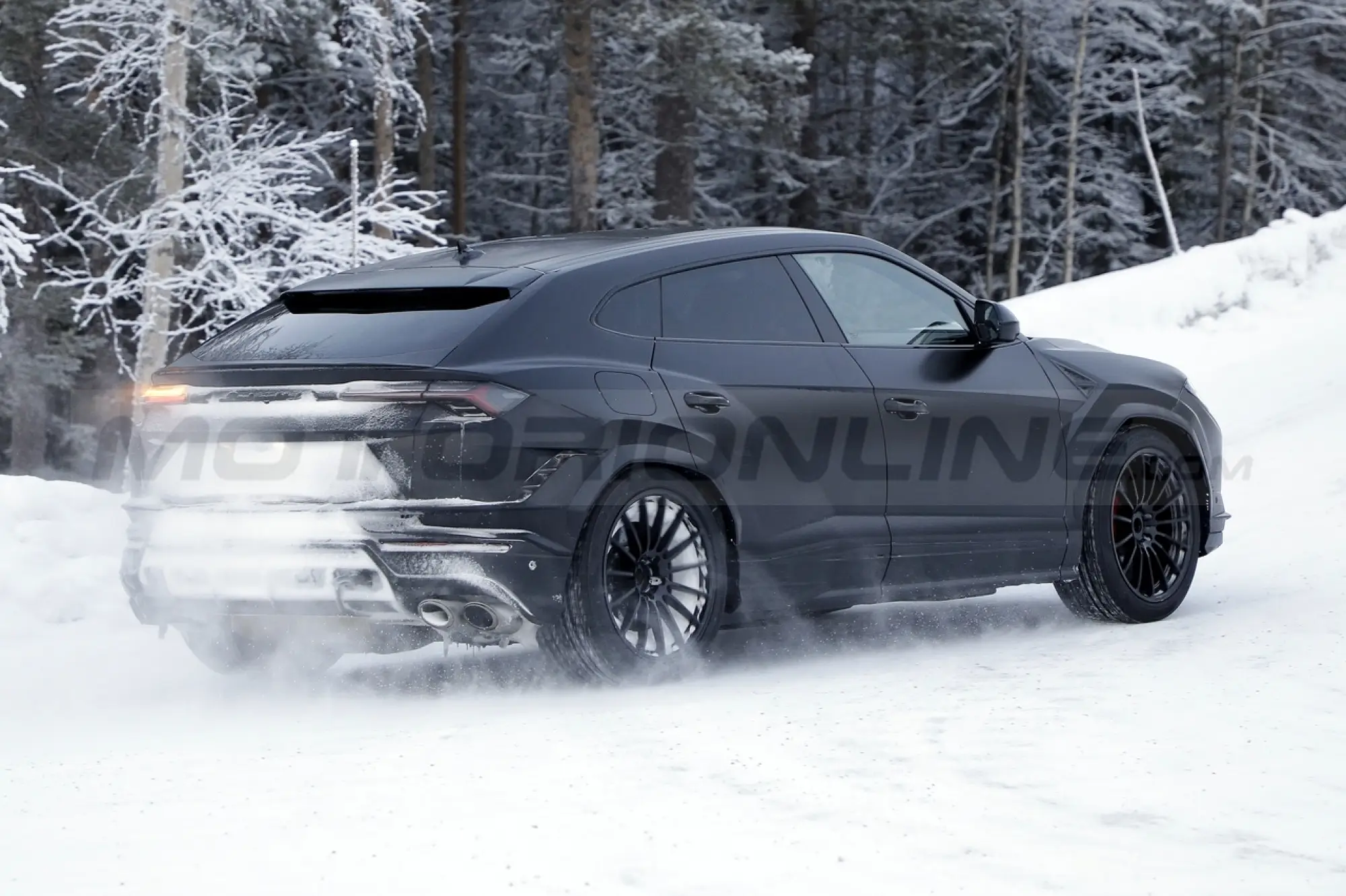 Lamborghini Urus Evo - Foto Spia 03-03-2022 - 8