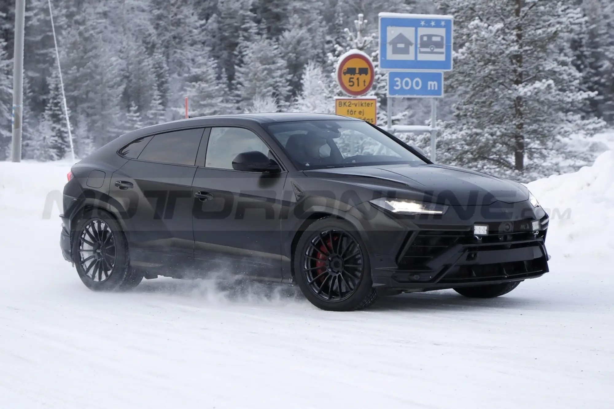 Lamborghini Urus Evo - Foto Spia 03-03-2022 - 2