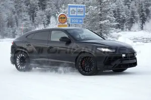 Lamborghini Urus Evo - Foto Spia 03-03-2022 - 3