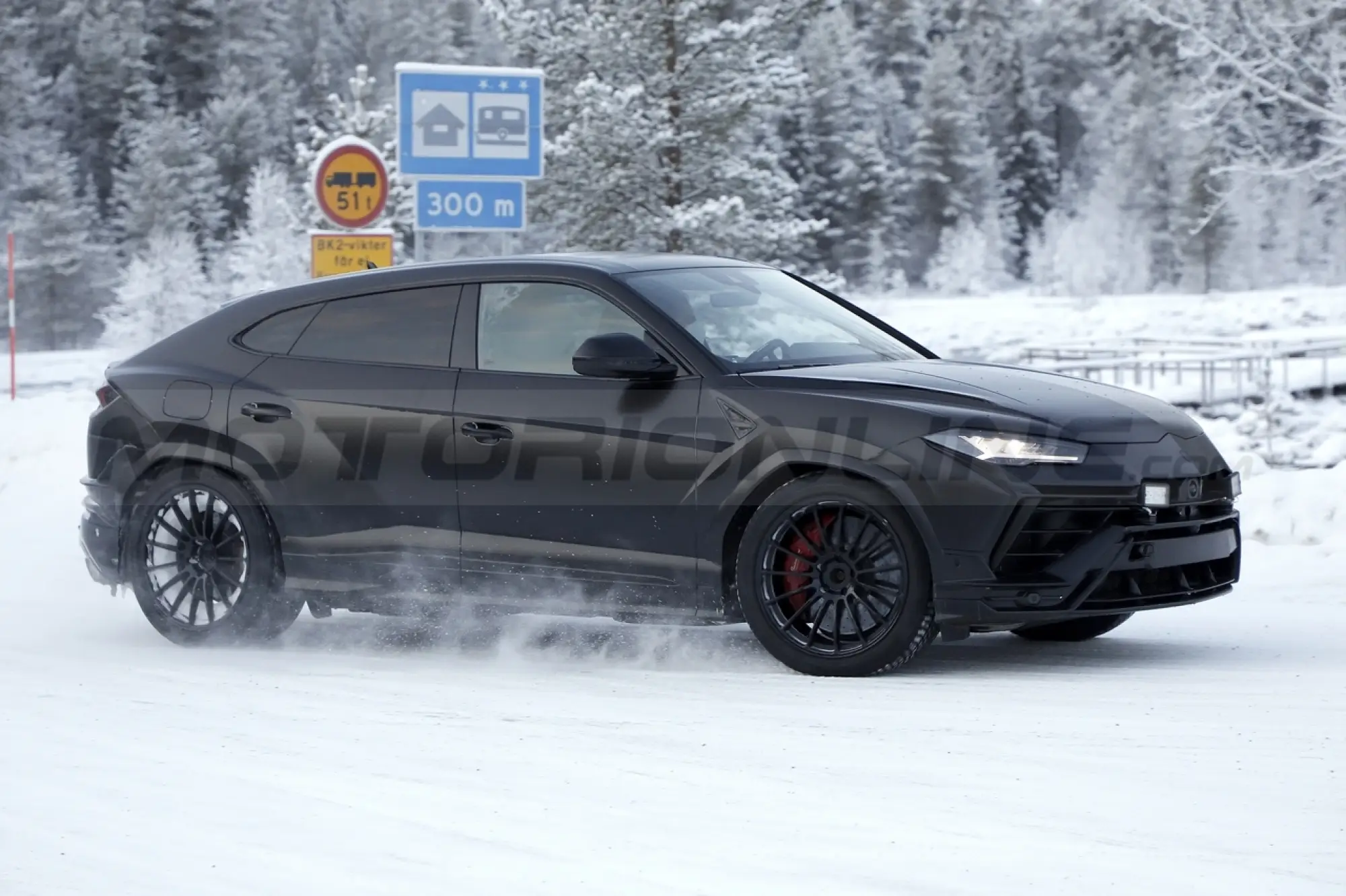 Lamborghini Urus Evo - Foto Spia 03-03-2022 - 1