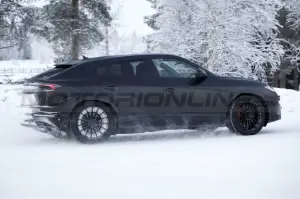 Lamborghini Urus Evo - Foto Spia 03-03-2022 - 10