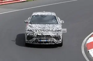 Lamborghini Urus EVO - Foto spia 20-5-2021