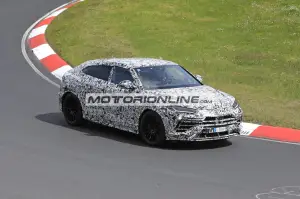 Lamborghini Urus EVO - Foto spia 20-5-2021