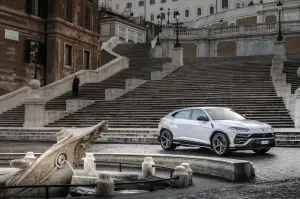 Lamborghini Urus - Foto 1-4-2021