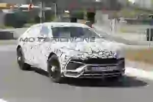 Lamborghini Urus foto spia 18 Maggio 2017