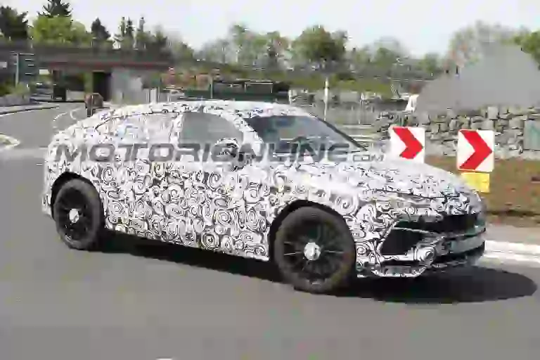 Lamborghini Urus foto spia 18 Maggio 2017 - 3