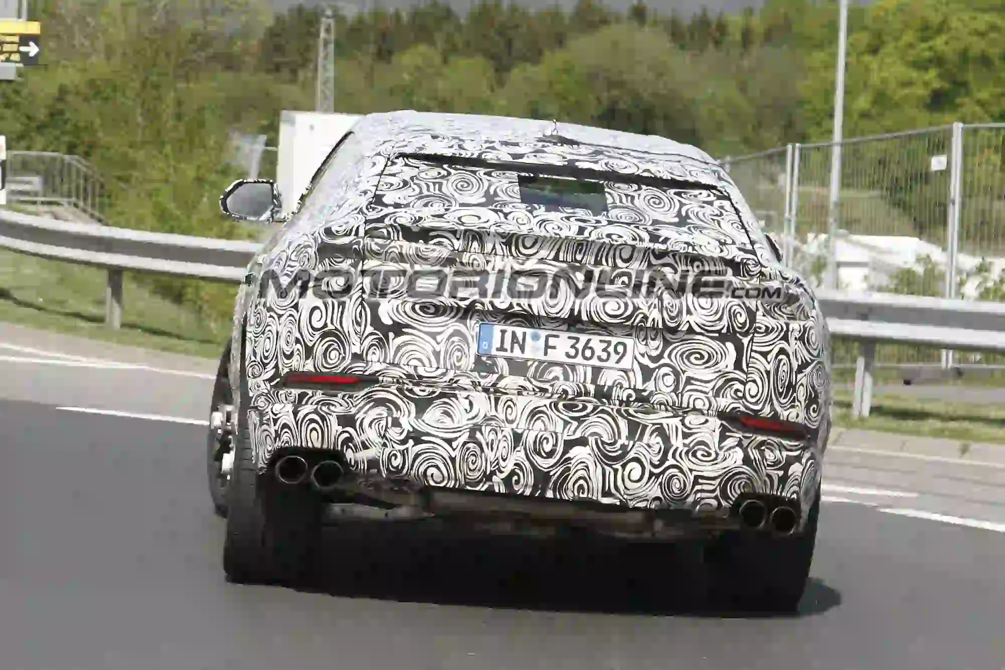 Lamborghini Urus foto spia 18 Maggio 2017 - 7