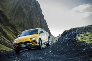 Lamborghini Urus in Islanda - 20