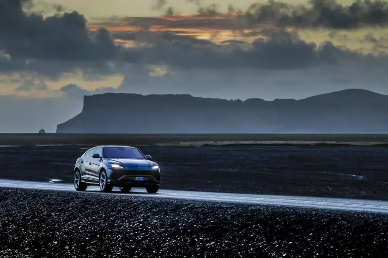 Lamborghini Urus in Islanda - 27