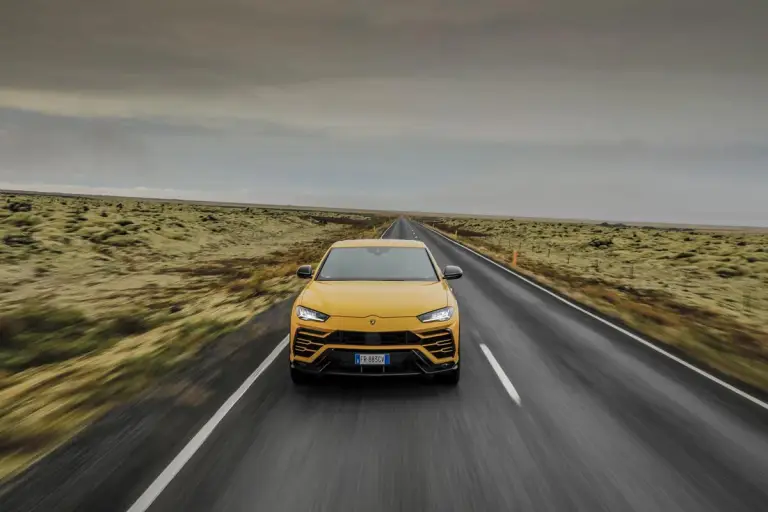 Lamborghini Urus in Islanda - 36