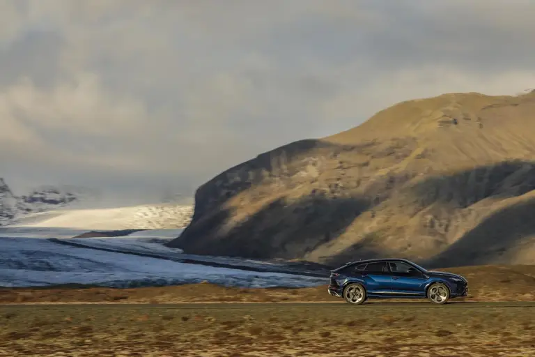 Lamborghini Urus in Islanda - 45