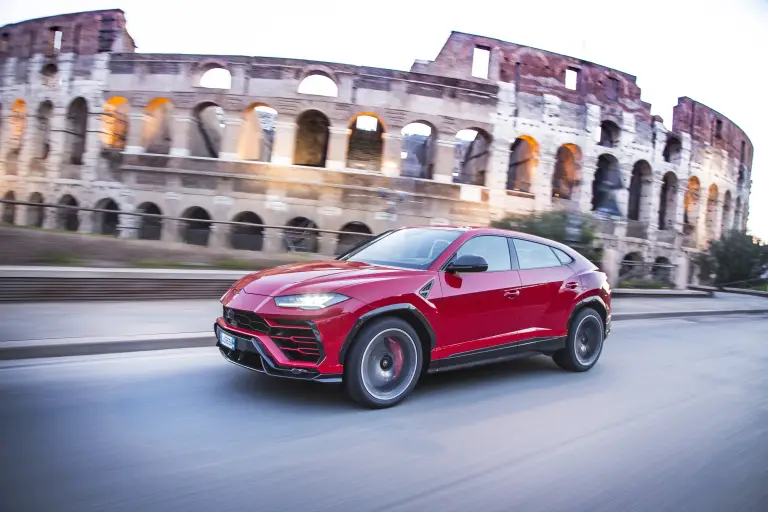 Lamborghini Urus presentazioni mondiali - 4