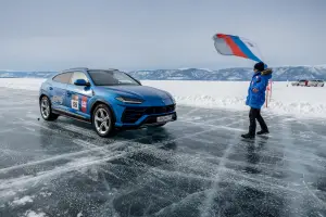 Lamborghini Urus - Record di velocità sul ghiaccio - 4
