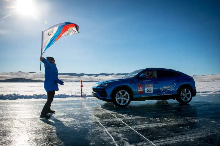 Lamborghini Urus - Record di velocità sul ghiaccio - 5