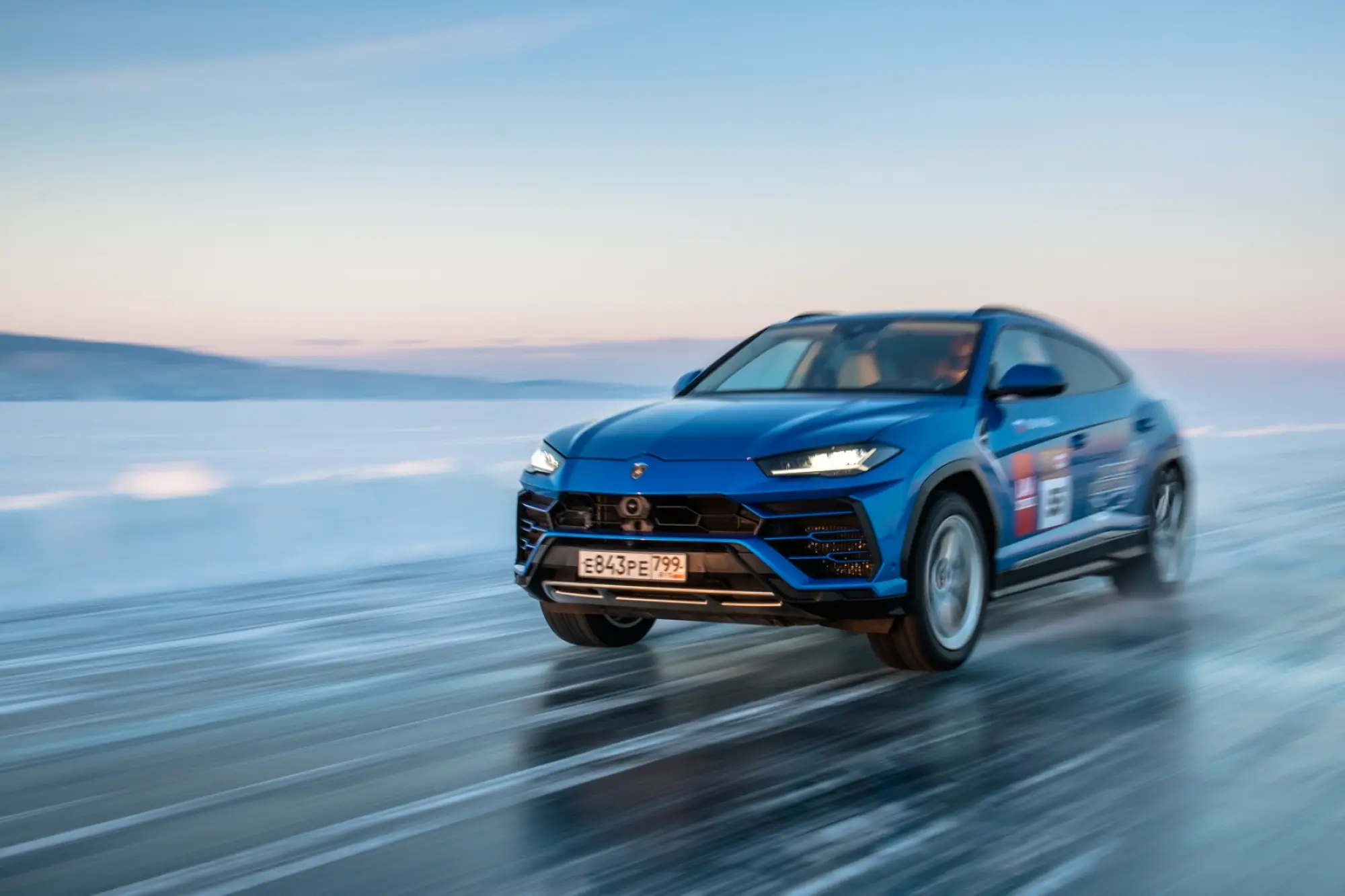 Lamborghini Urus - Record di velocità sul ghiaccio - 6