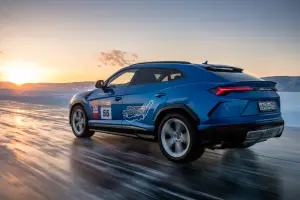 Lamborghini Urus - Record di velocità sul ghiaccio
