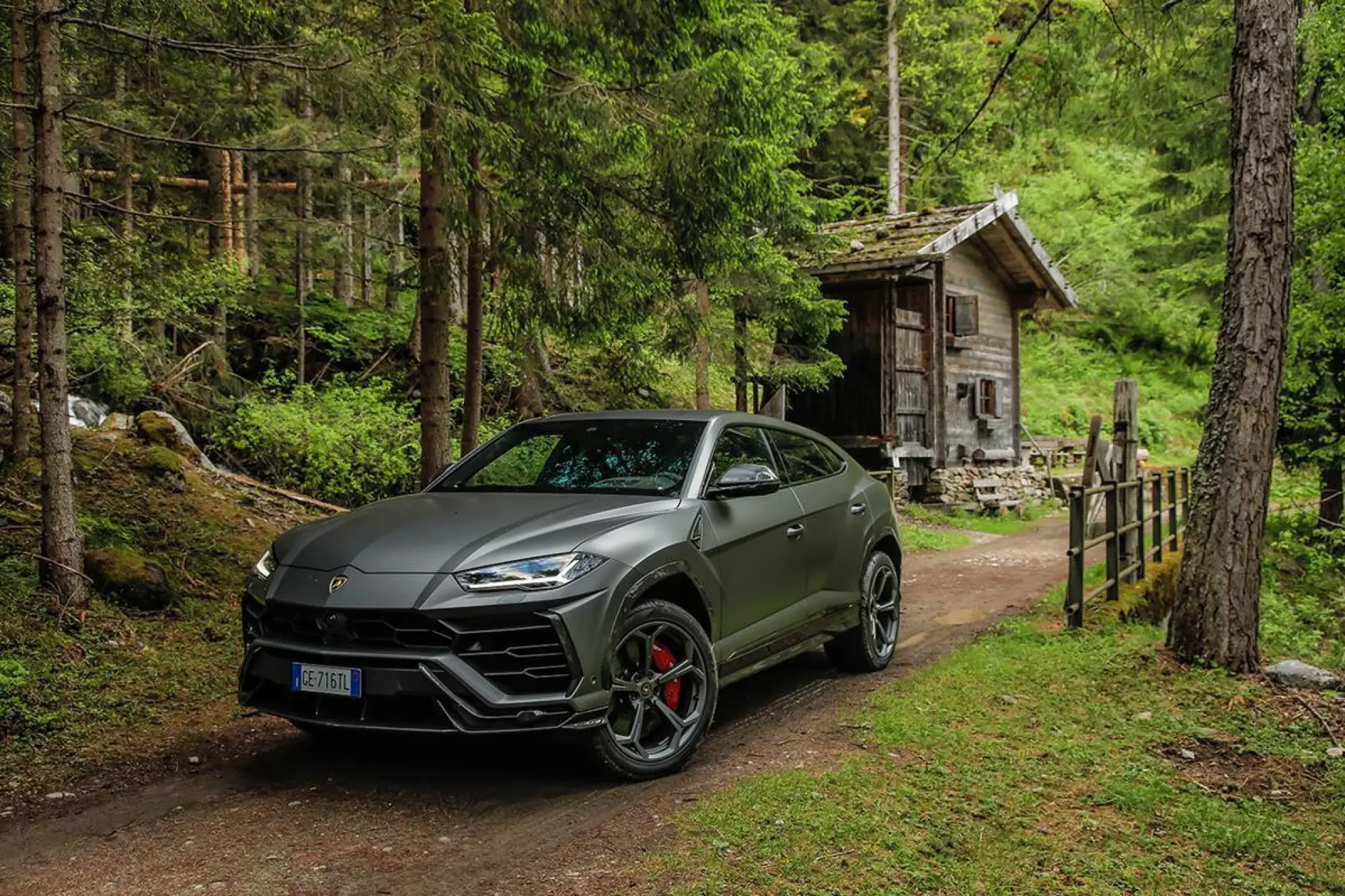 Lamborghini Urus - Record produzione giugno 2022 - 10