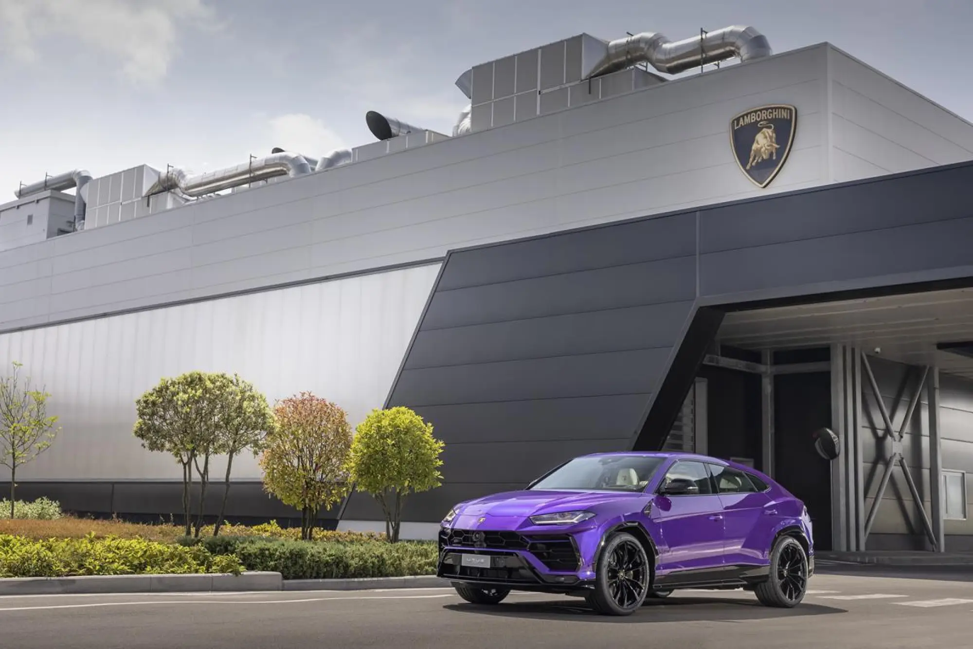 Lamborghini Urus - Record produzione giugno 2022 - 19
