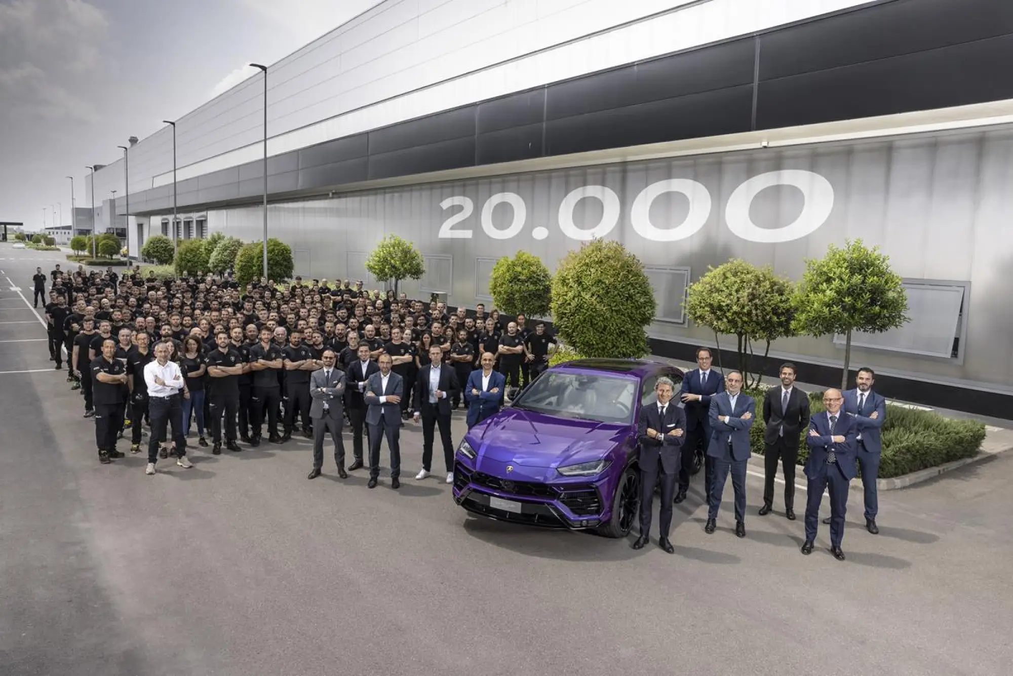 Lamborghini Urus - Record produzione giugno 2022 - 2