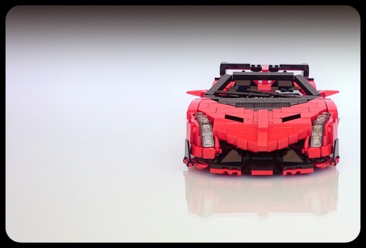 Lamborghini Veneno Roadster in versione Lego