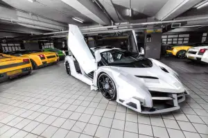 Lamborghini Veneno Roadster (White) - 11