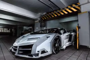Lamborghini Veneno Roadster (White)