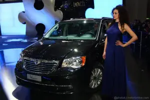 Lancia Voyager Ginevra 2011 - 1