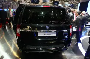 Lancia Voyager Ginevra 2011 - 6