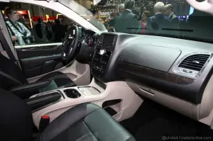 Lancia Voyager Ginevra 2011 - 9