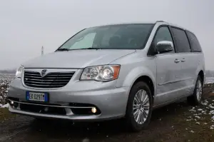 Lancia Voyager prova su strada - 36